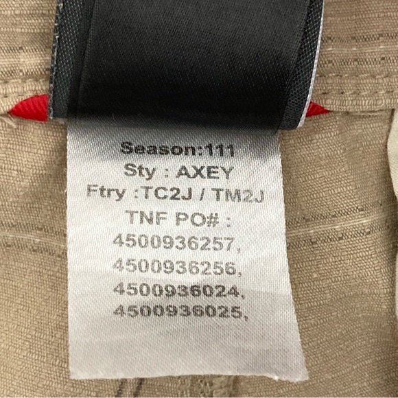 The North Face Rainier Surplus Cargo Shorts Mens Size 38 Beige Outdoor Camping - Picture 14 of 16